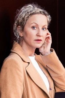 Zvirbulis, Elena